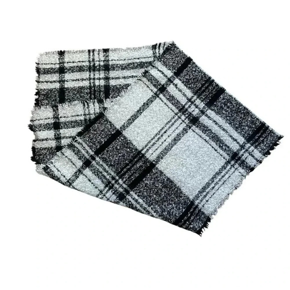 American Eagle Outfitters Accessories - AMERICAN EAGLE Women’s Black And White Plaid Raw Hem Edge Scarf One Size
